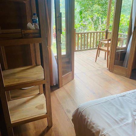 Uma D'Nyuh Homestay Singaraja Zewnętrze zdjęcie