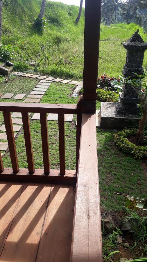 Uma D'Nyuh Homestay Singaraja Zewnętrze zdjęcie