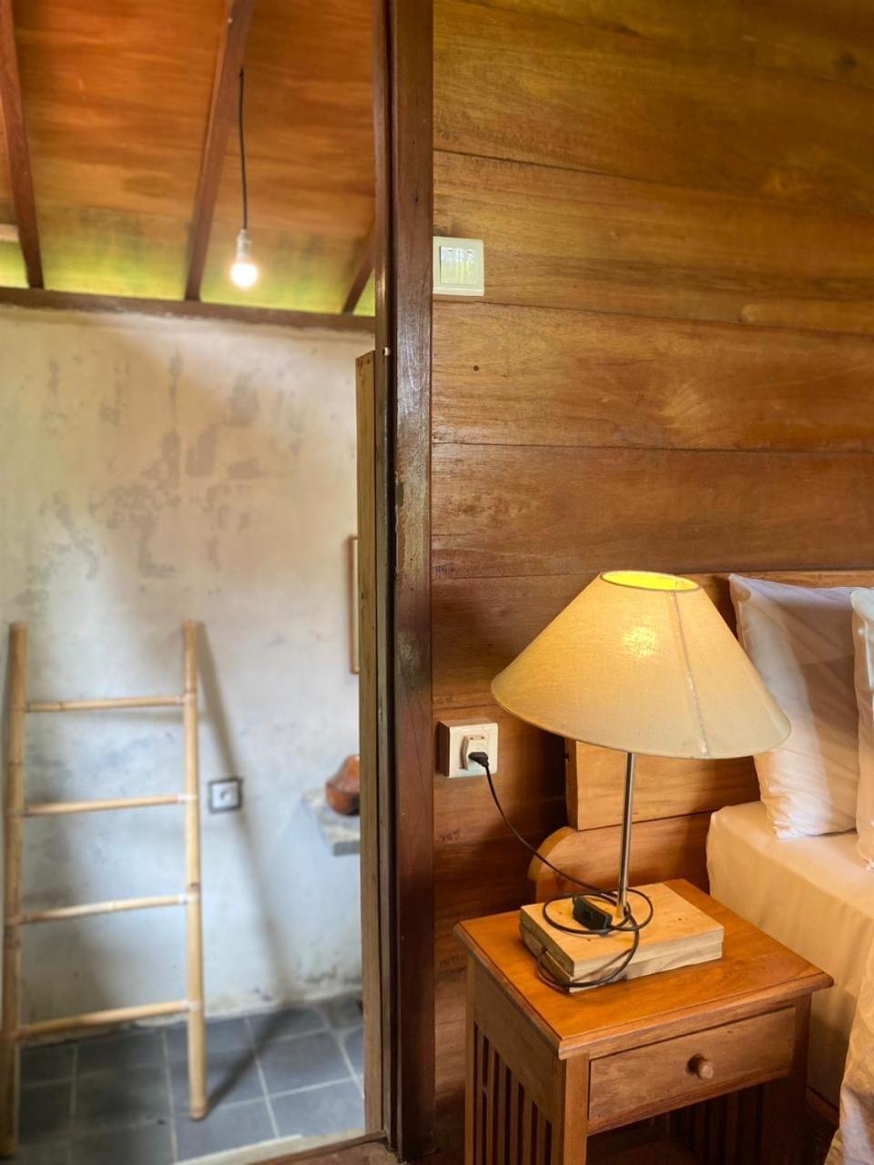 Uma D'Nyuh Homestay Singaraja Zewnętrze zdjęcie