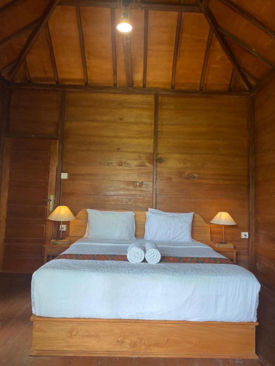 Uma D'Nyuh Homestay Singaraja Zewnętrze zdjęcie