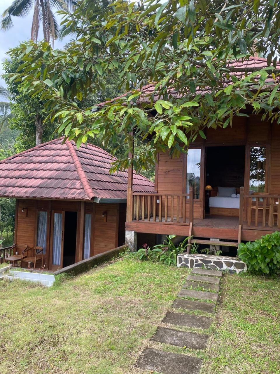 Uma D'Nyuh Homestay Singaraja Zewnętrze zdjęcie