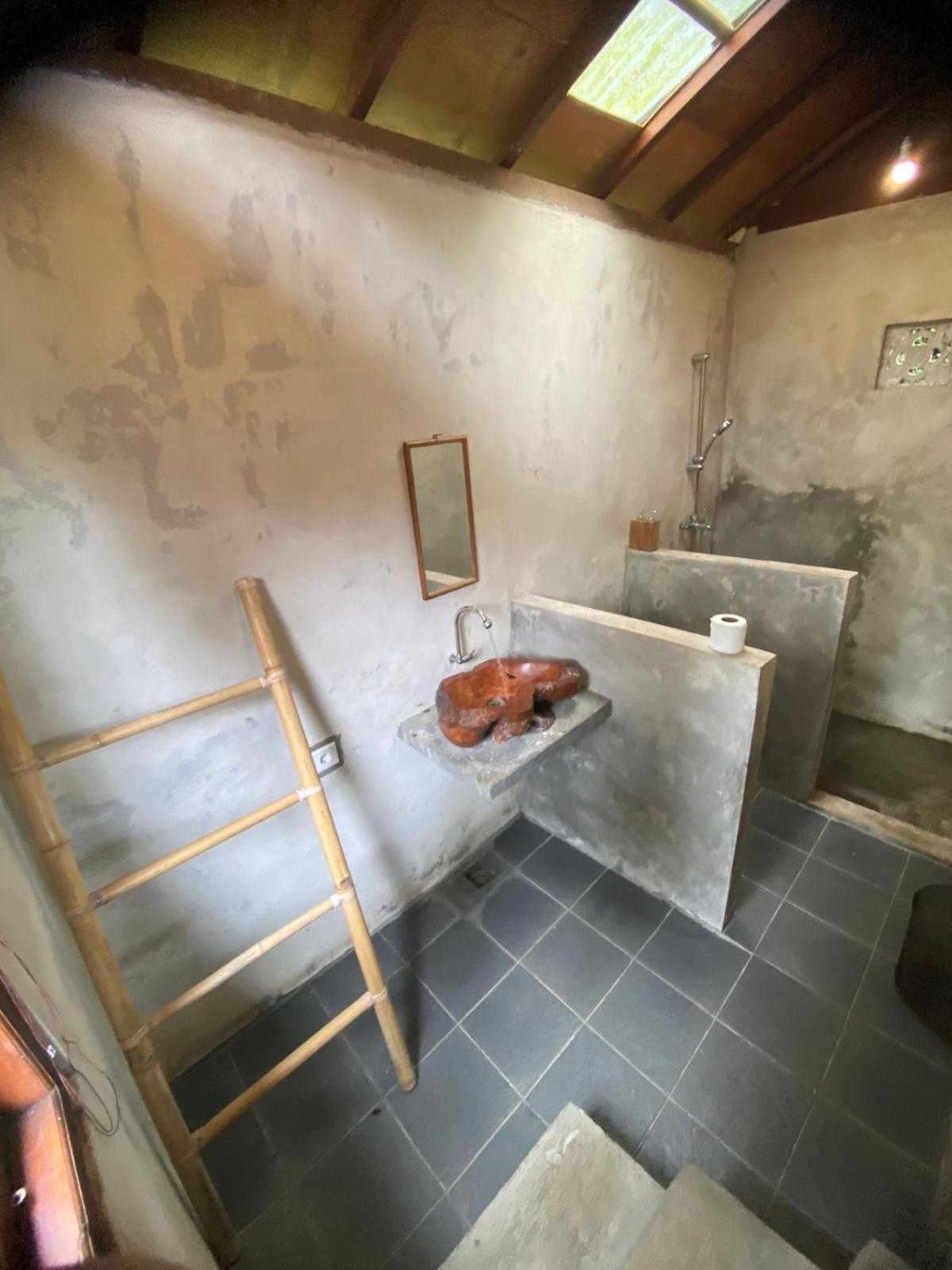Uma D'Nyuh Homestay Singaraja Zewnętrze zdjęcie