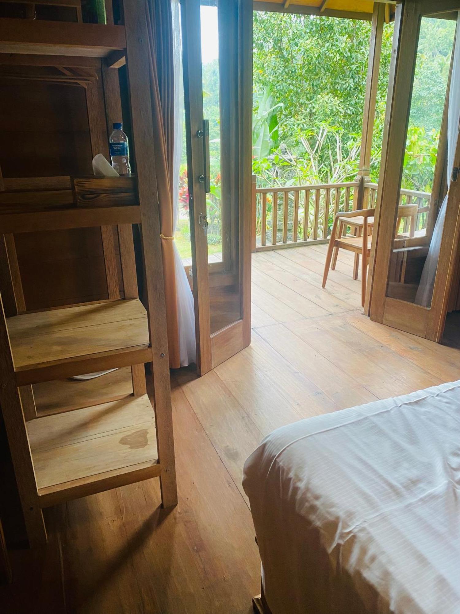 Uma D'Nyuh Homestay Singaraja Zewnętrze zdjęcie