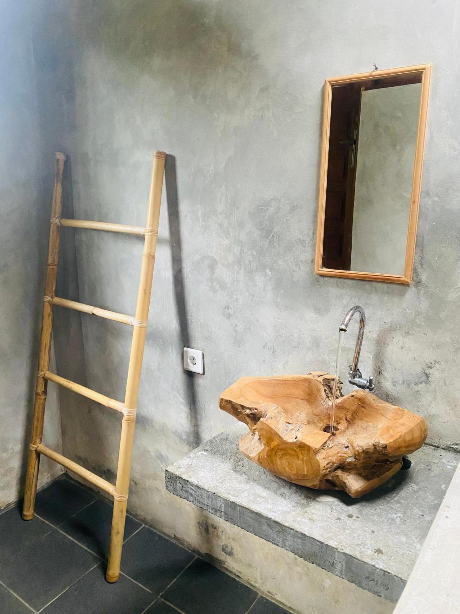 Uma D'Nyuh Homestay Singaraja Zewnętrze zdjęcie