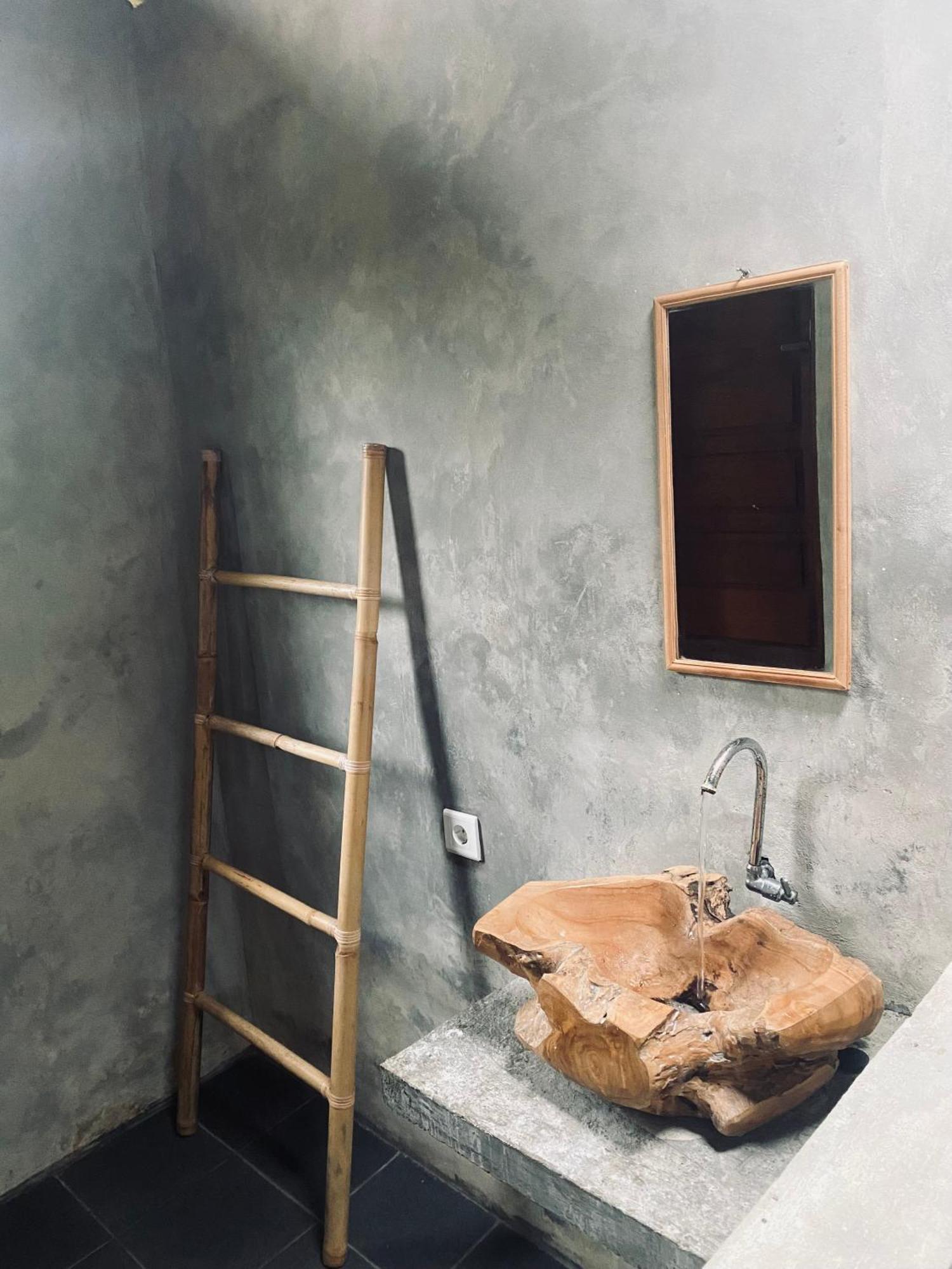 Uma D'Nyuh Homestay Singaraja Zewnętrze zdjęcie